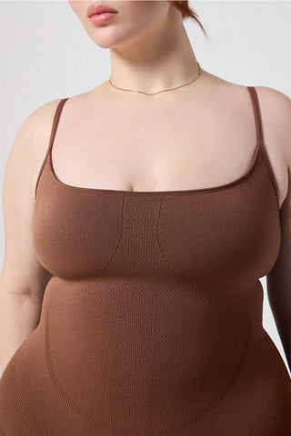 luxe360 sculptknit® short jumpsuit 4"