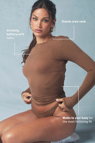 stretchy fit crew long sleeve tee