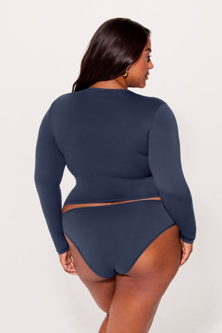 stretchy fit crew long sleeve tee