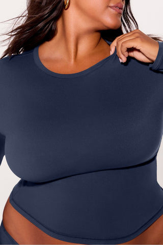 stretchy fit crew long sleeve tee