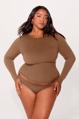 stretchy fit crew long sleeve tee