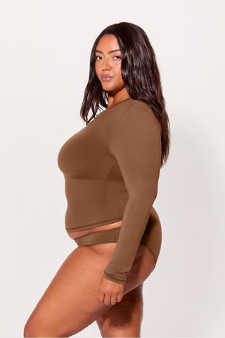 stretchy fit crew long sleeve tee