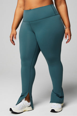 define powerhold® split hem legging