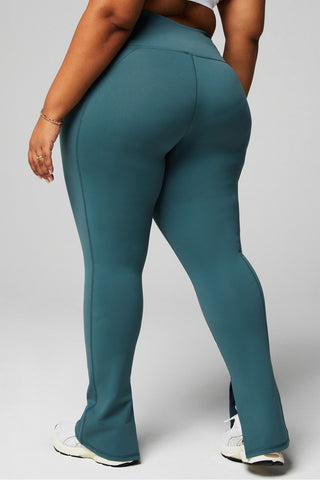 define powerhold® split hem legging