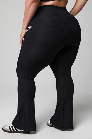 oasis rib hw crossover kick flare