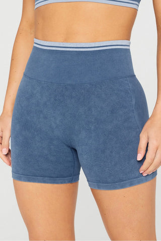 seamless scrunch 4'' short