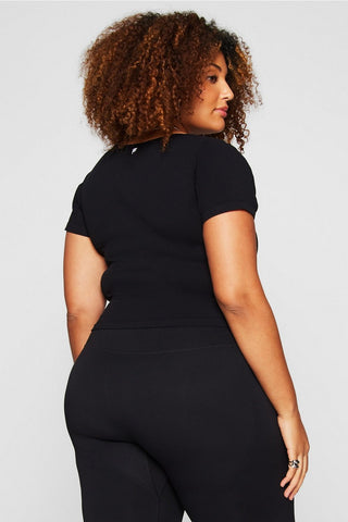 sleek seamless scoop neck short-sleeve top