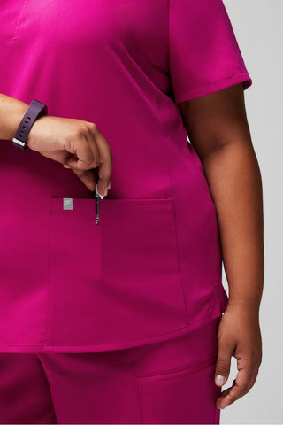 method 2-pocket scrub top