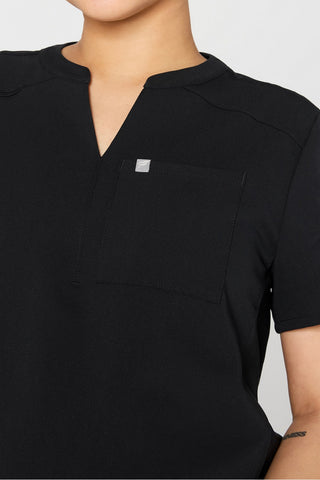 instinct maternity 3-pocket scrub top