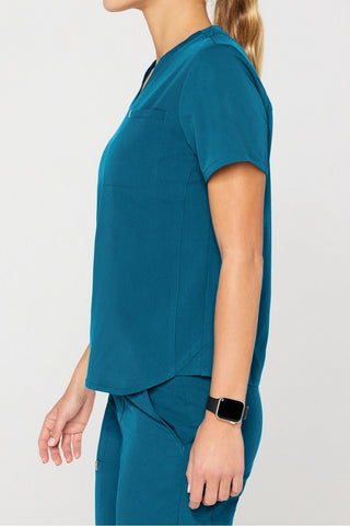 vital 1-pocket scrub top (petite fit)